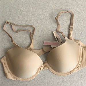 Victoria’s Secret Demi w/o padding NWT